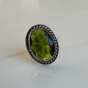 NWOT Sundance Quiet Growth Ring, Peridot, Sterling Silver
